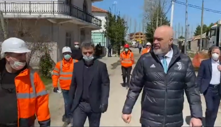 Rama inspekton punimet në Thumanë: Shumica e banesave do bëhen deri në fundvit