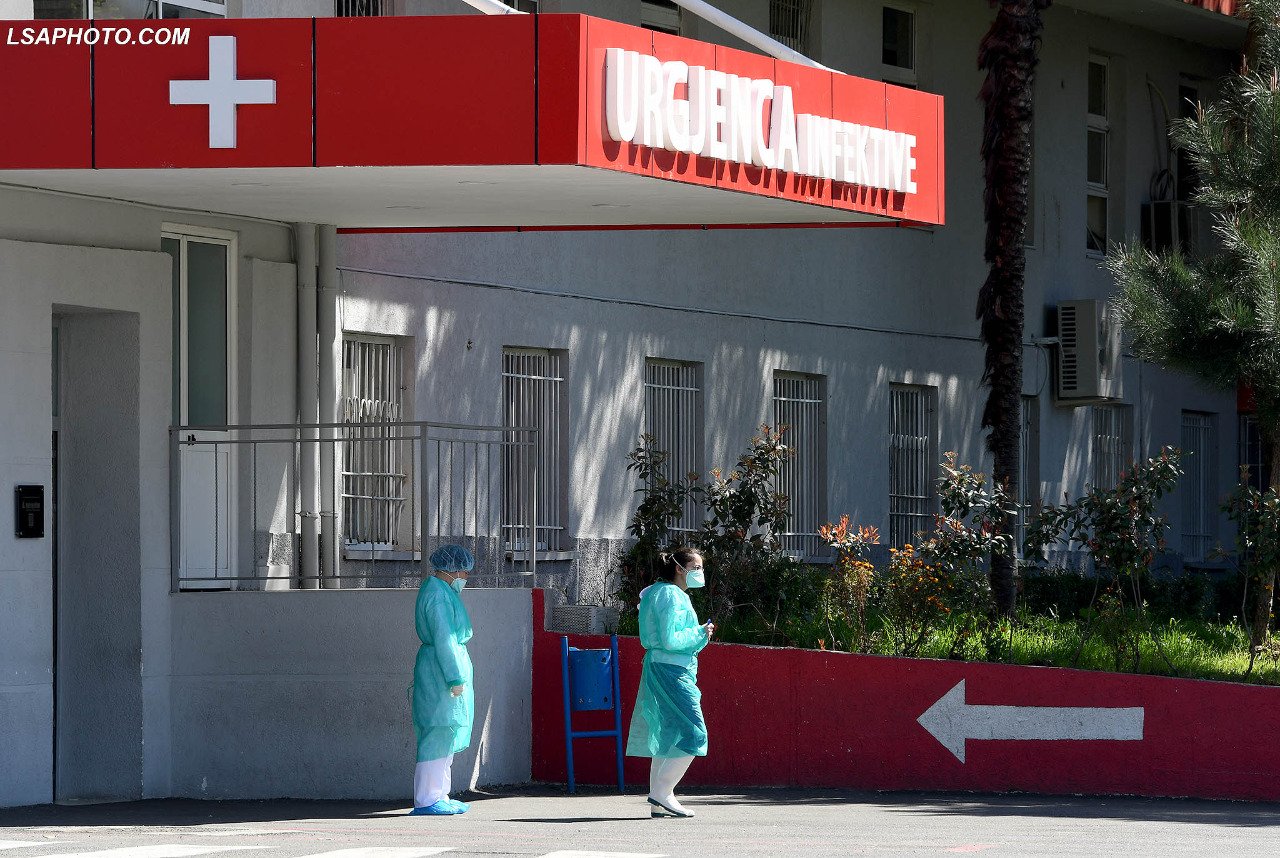 Rasti i parë në vend, 71-vjeçarja del nga intubimi