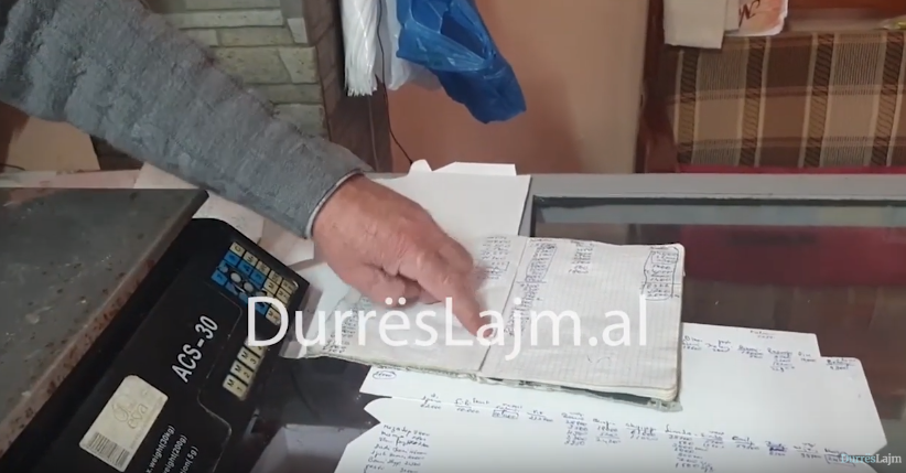COVID-19/ Banorët e lagjes 8 në Durrës thirrje për ndihmë: Po marrim ushqime me listë (VIDEO)