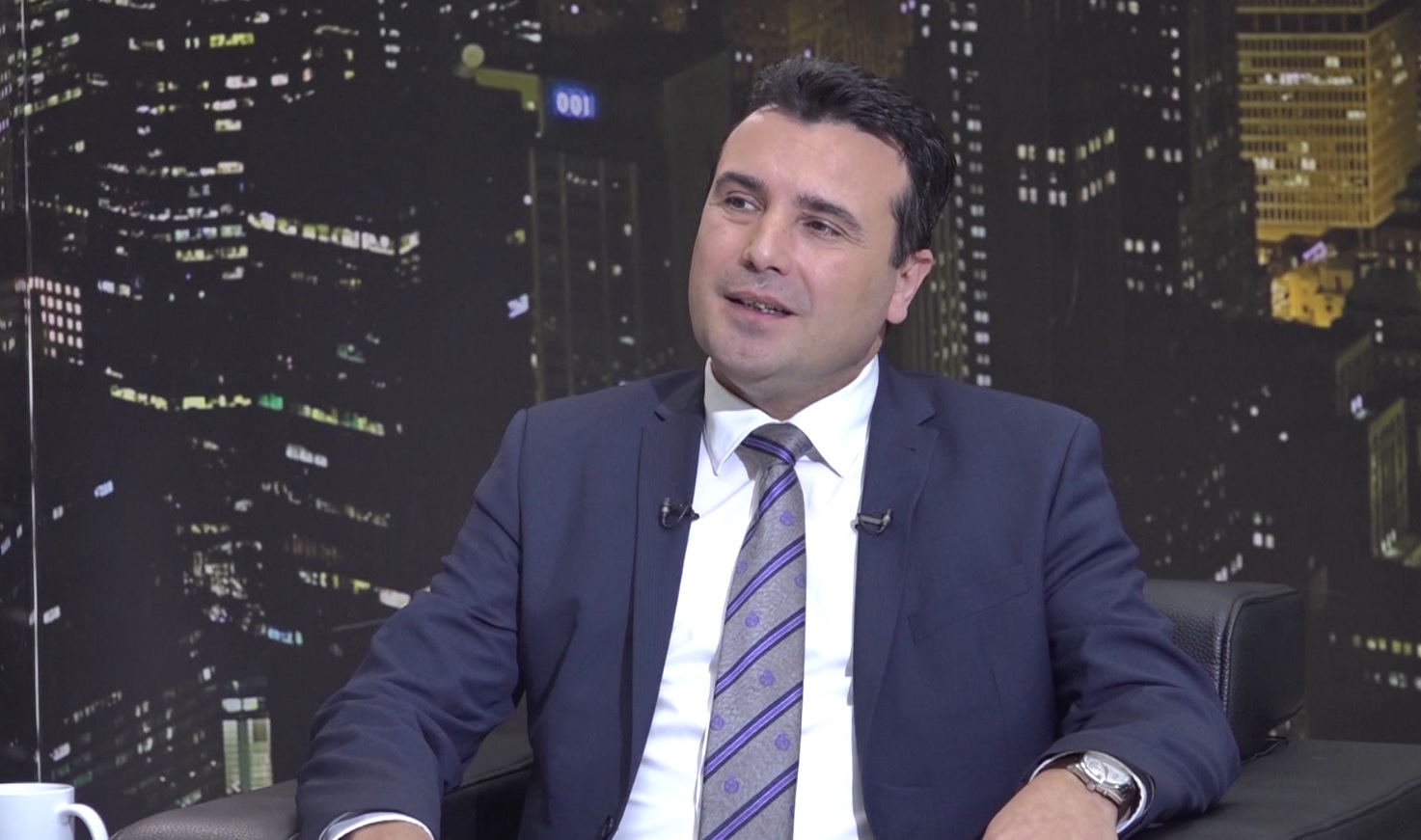 Në karantinë liderët e 2 partive më të mëdha në Maqedoninë e Veriut