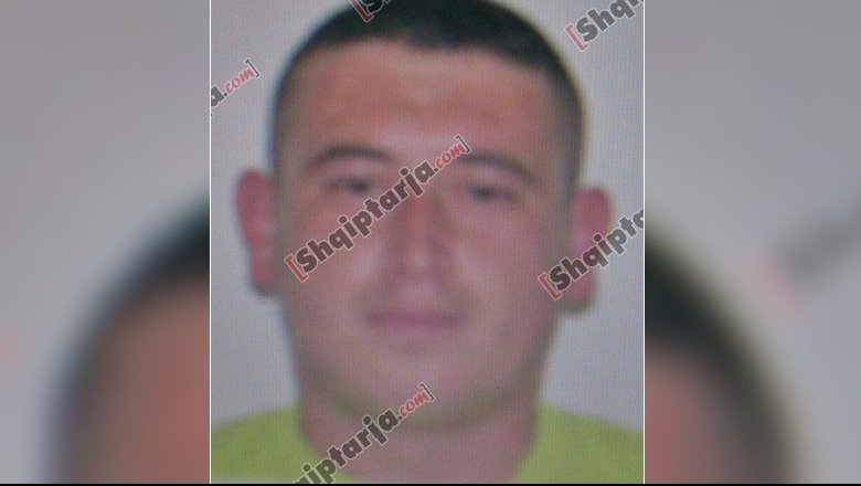 Del fotoja, ky është njëri nga ekzekutorët e 4 të vrarëve në Durrës