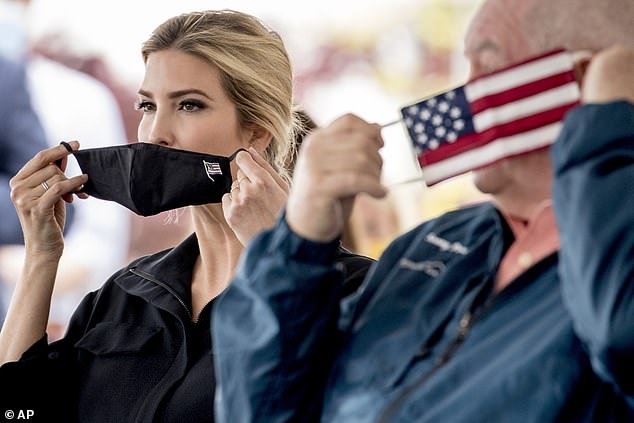 Ivanka Trump viziton fabrikën ushqimore me maskë, zbulon pse presidenti s’ka nevojë ta mbajë