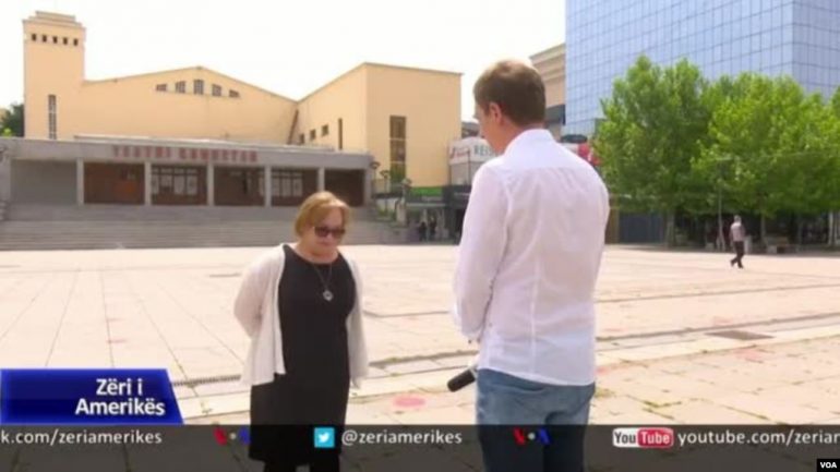 Studiuesja amerikane: Shembja e teatrit, vazhdim i krimeve të komunizmit! U shkatërrua identiteti i vendit