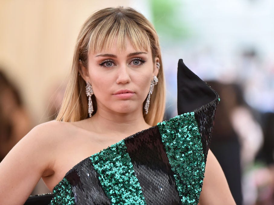 Kur karantina të mbarojë/ Gjëja e parë që Miley Cyrus do të bëjë është të përqafojë nënën dhe babain