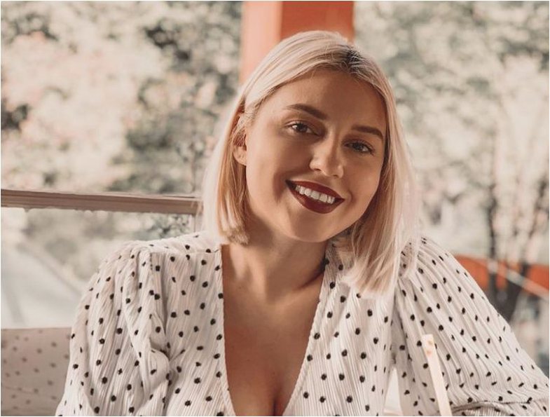 Sara Karaj, nënë për herë të parë