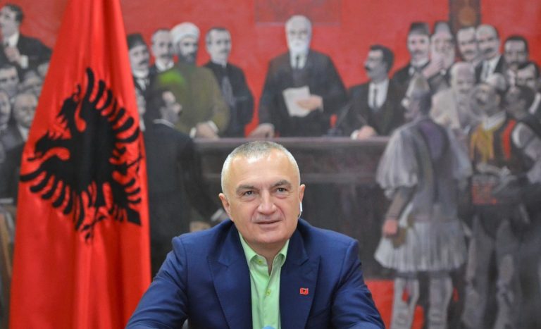 Meta uron Fitër Bajramin: Suksesi i njeriut qëndron tek forca për të kapërcyer vështirësitë