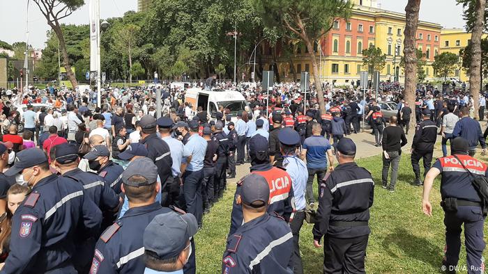 “Teatri” si simbolikë e reagimit qytetar