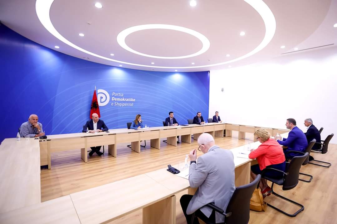 Basha me Dhomën e Tregtisë: Menaxhimi i pandemisë dhe krizës ekonomike, dështimi më i madh i Ramës