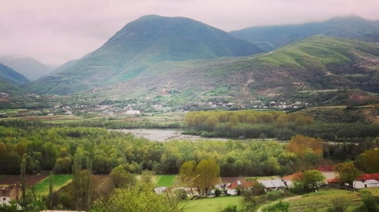 5 ditë i zhdukur, pas kalit të gjakosur familjarët dyshojnë se është mbytur në lumë