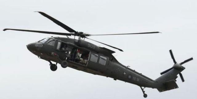 Rrëzohet një helikopter në aeroportin e Shkupit