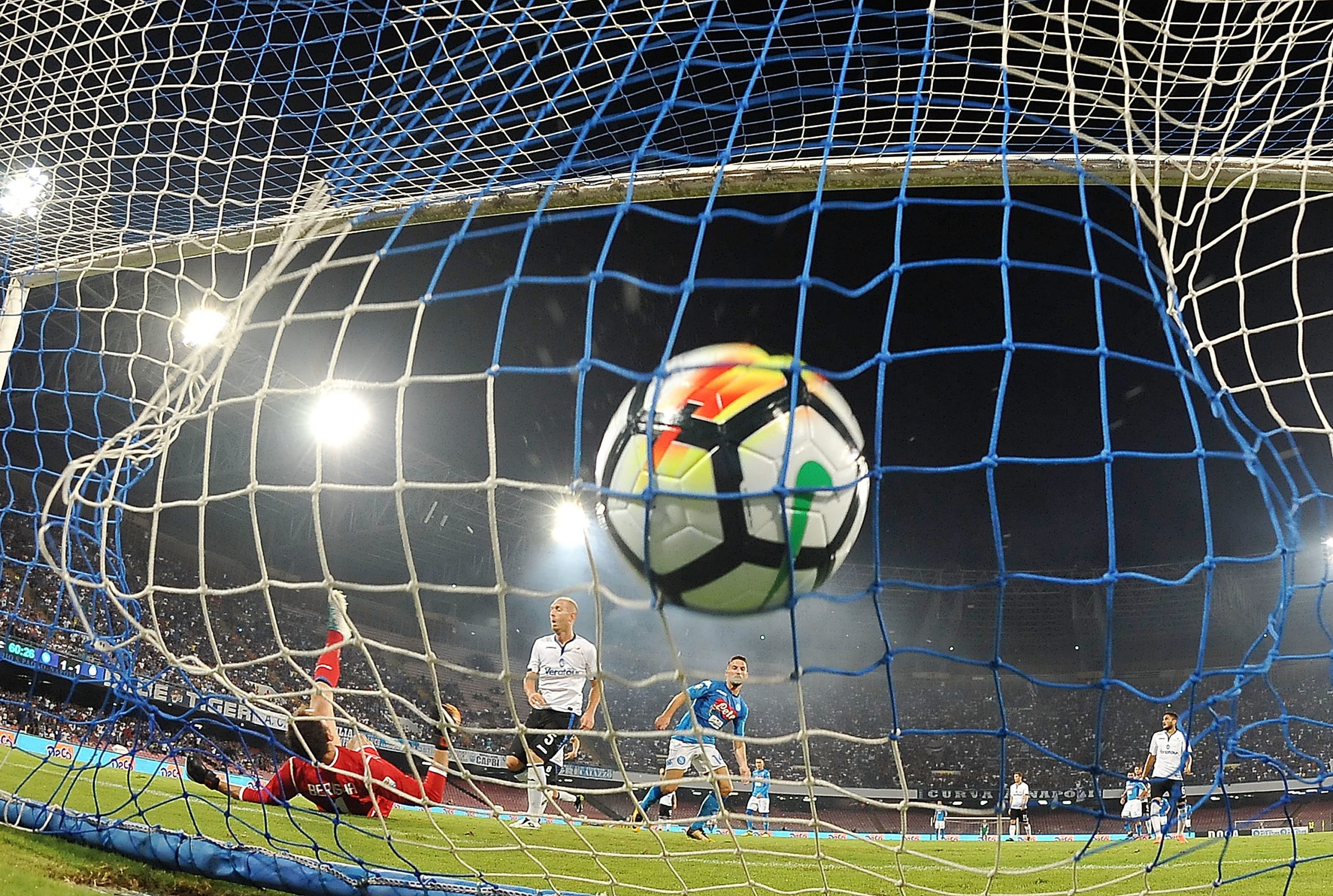 Klubet italiane të bashkuara për të vijuar sezonin, një rajon lejon nisjen e stërvitjes