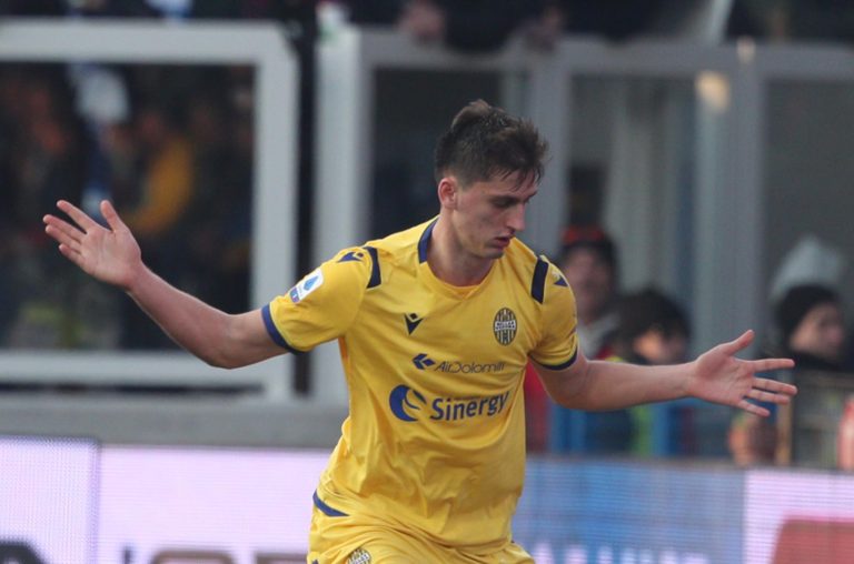 Kumbulla vë në lëvizje klubet e mëdha, në gjurmët e shqiptarit është edhe skuadra franceze