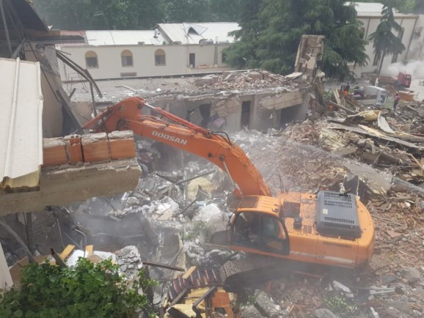 Zbulohen 7 “ekspertët” që firmosën për shembjen e Teatrit Kombëtar, asnjë lidhje me trashëgiminë kulturore