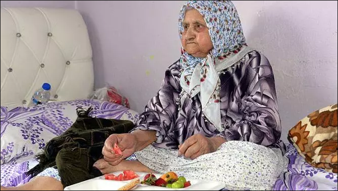 Gruaja 126-vjeçare mund COVID-19, i biri tregon sekretin e jetëgjatësisë