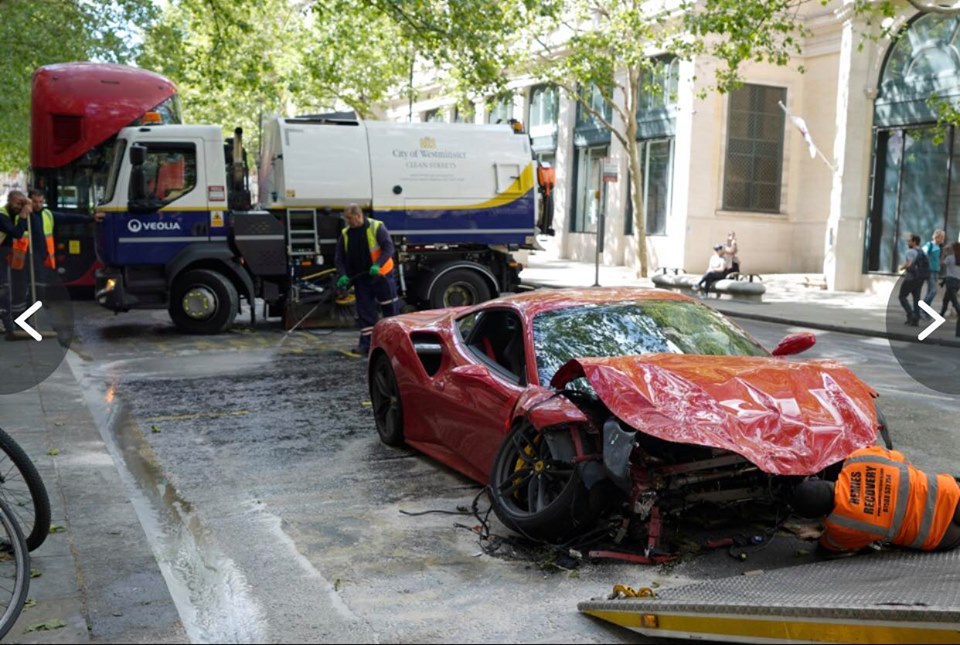 “Ferrari” luksoz thuajse shkatërrohet plotësisht nga përplasja (FOTO)