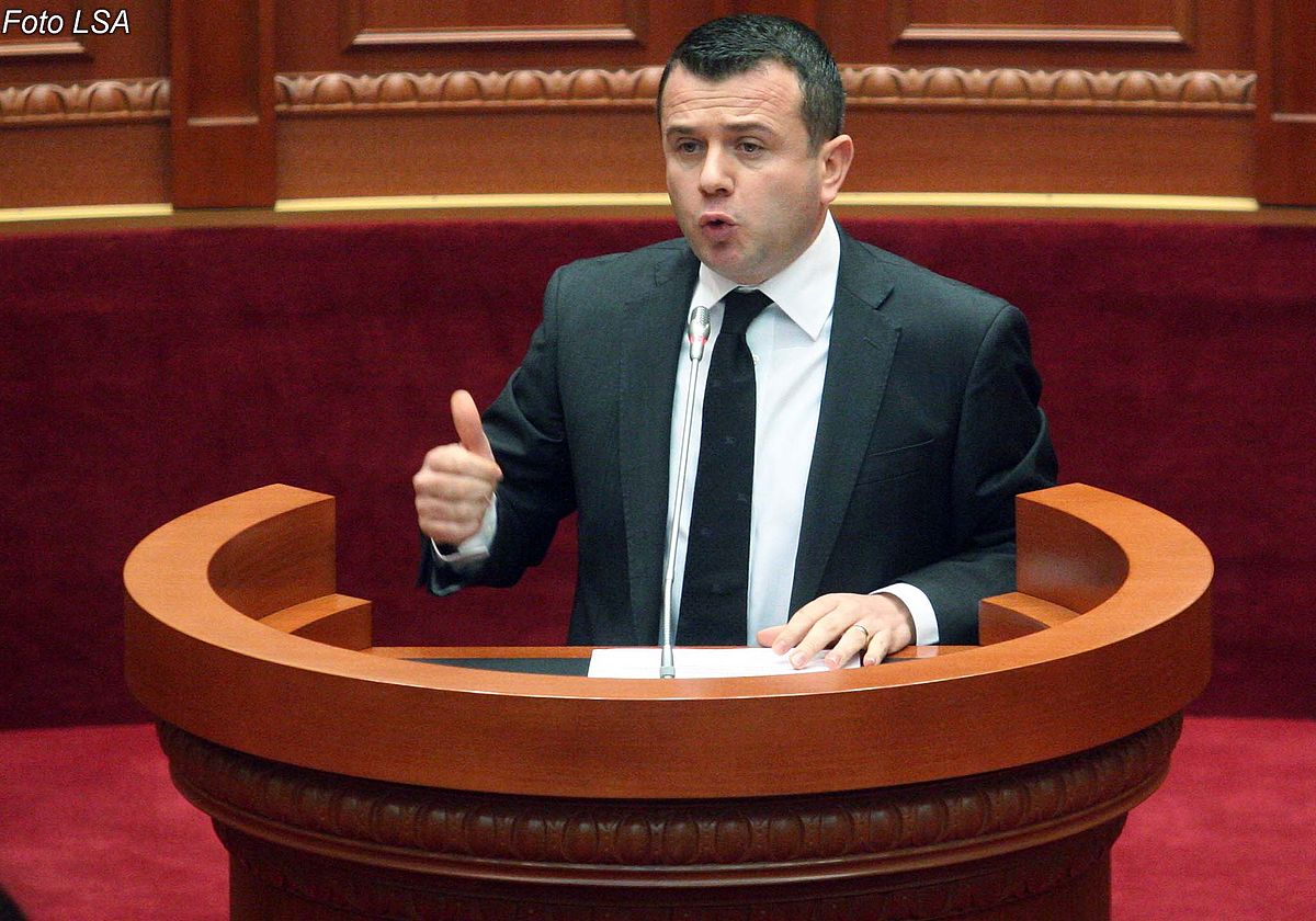 Taulant Balla pro kanabisit mjekësor: Pse të humbasim 500 milionë euro?