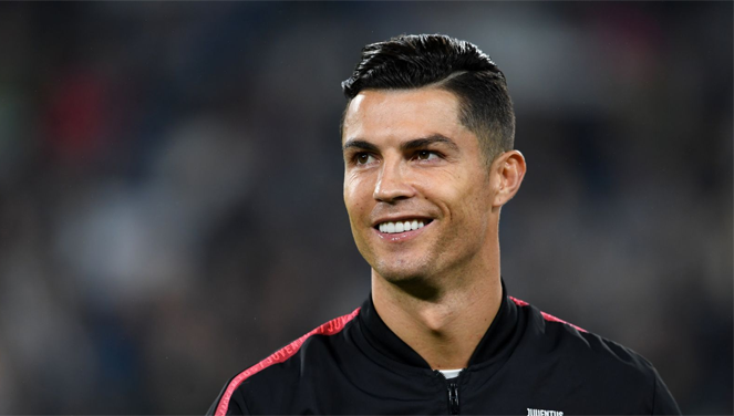 Cristiano Ronaldo me “look” të ri, si në 2003! (FOTO)