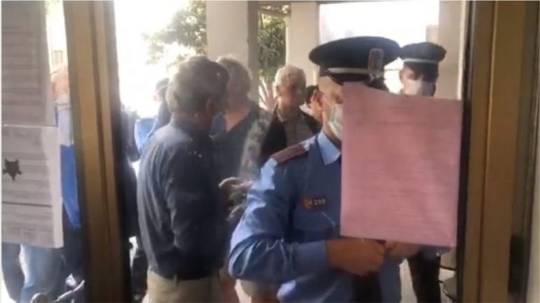 “Pronë e Bashkisë”, Policia shkon tek Teatri Kombëtar