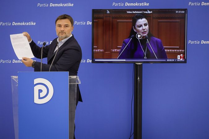 PD: 800 naftëtarët e Ballshit nuk morën pagën e premtuar