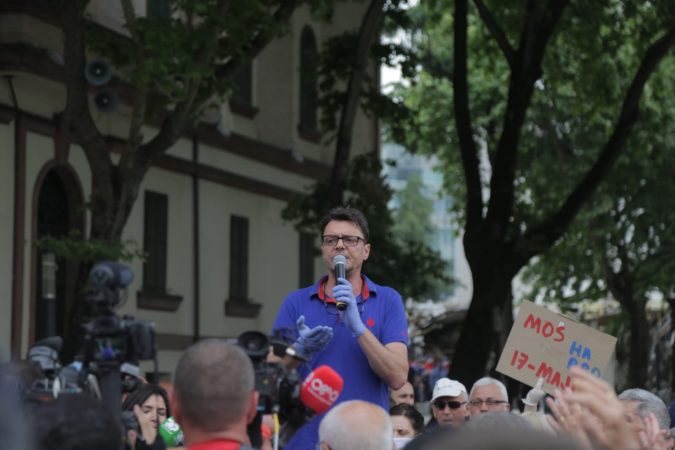 Nga Robert Budina te Neritan Liçaj e Stresi, policia procedon disa artistë pas protestës për Teatrin