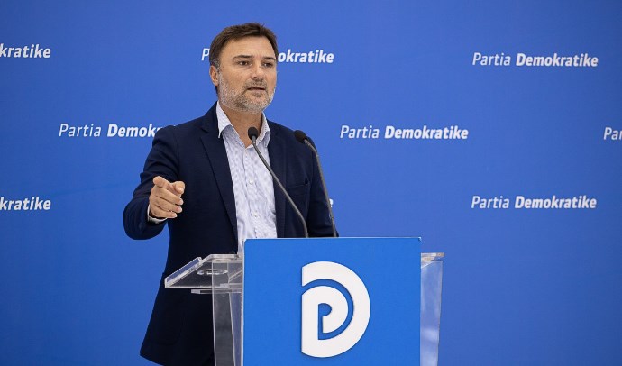 PD: Rama liron bandat kriminale, ndërsa dhunon e burgos qytetarë dhe artistë