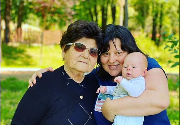 Djali mbush 1 muaj, gazetarja Anila Basha prezanton të birin Aris