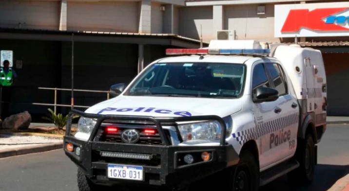 Sulm me thikë në një qendër tregtare në Australi, policia ekzekuton autorin