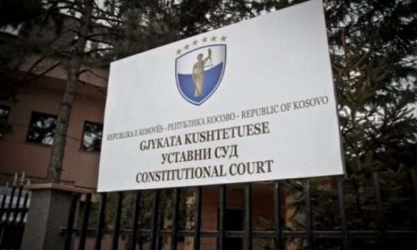 Gjykata Kushtetuese e Kosovës pezullon dekretin e Hashim Thaçit