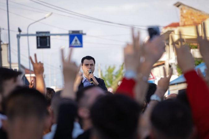 Basha me banorët e Durrësit: Pas tërmetit, Ramavirusi iu shkatërroi dhe vendet e punës. Duhet të bashkohemi