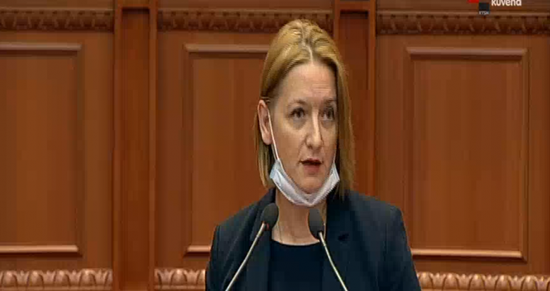 Kreditë për bizneset, ministrja Denaj: Sot firmosim marrëveshjen me bankat për garancinë e dytë