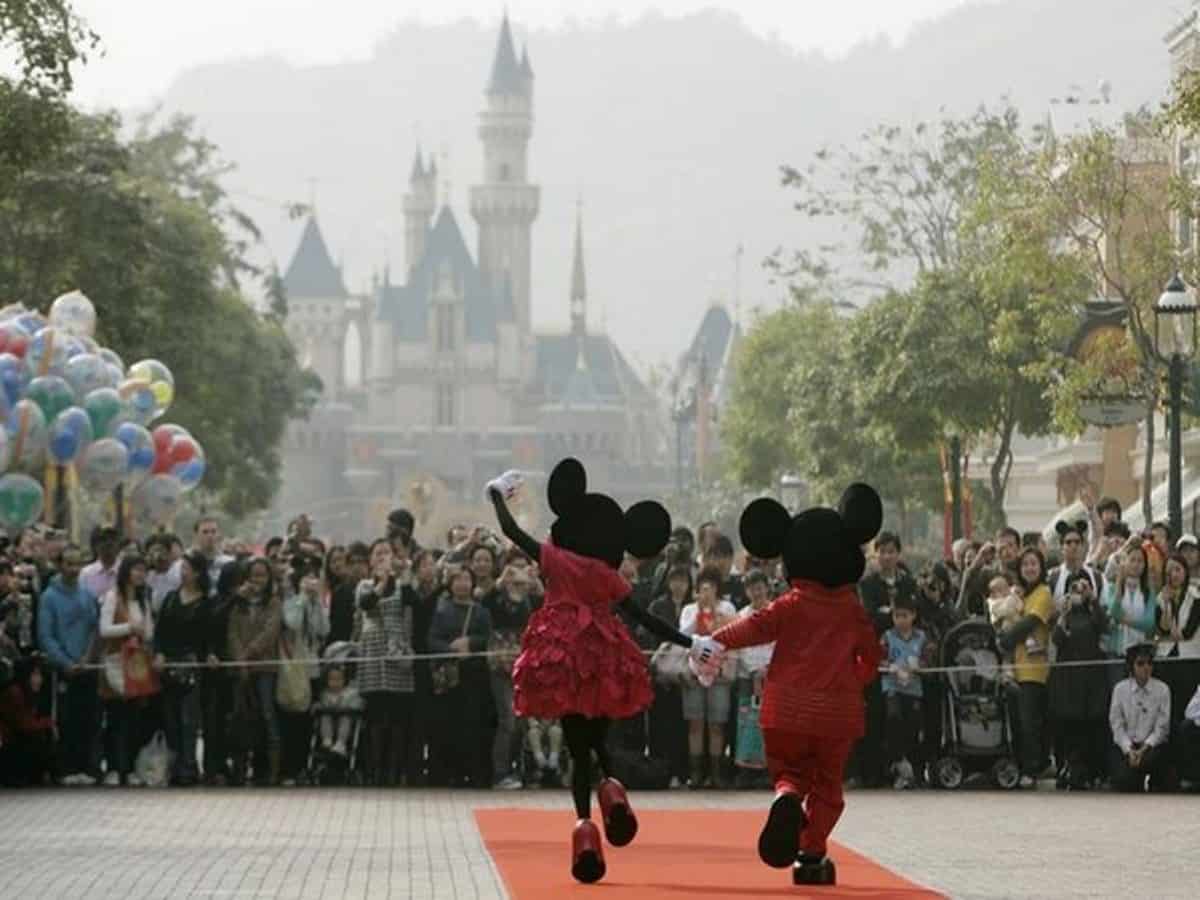 Hapet Disneyland, pas tre muajve izolim