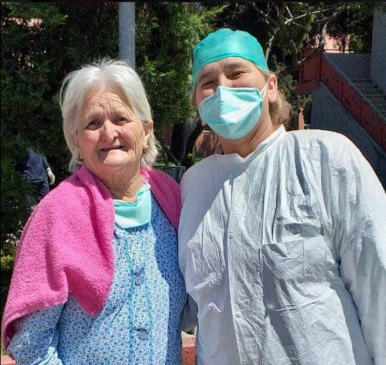 “Nonë Duhija u shërua”, Rama publikon foton e 77-vjeçares që fitoi betejën me COVID-19: Edhe 120 tani!