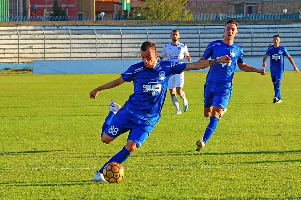 Emiljano Vila: Stërvitem por luaj edhe Play Station, Teuta synon kupën e Shqipërisë