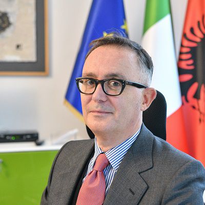 Ambasadori italian: Teatri çështje e komplikuar, shkon përtej prishjes së godinës