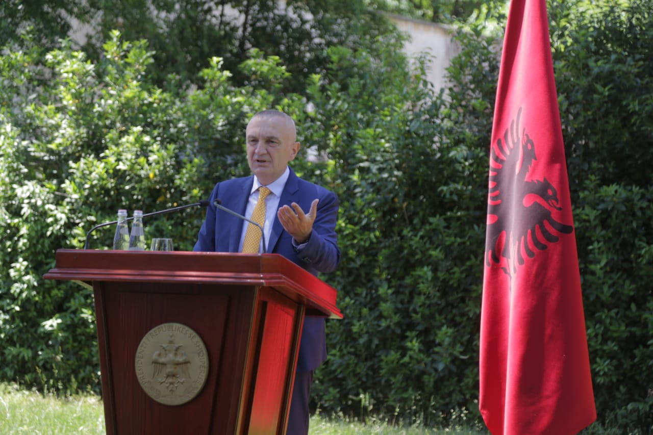 Meta kthen në Kuvend ligjin për “Aktivitetet e turizmit detar”