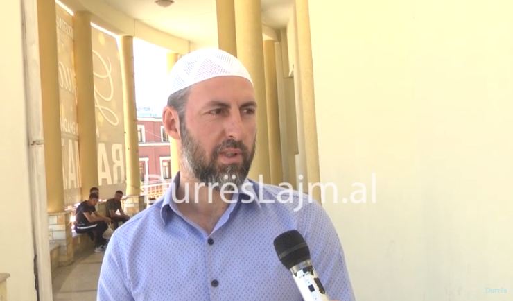 Nesër Fitër Bajrami/ Urimi i imamit të Xhamisë së Madhe Durrës: Mirësi e kthim në normalitet (VIDEO)