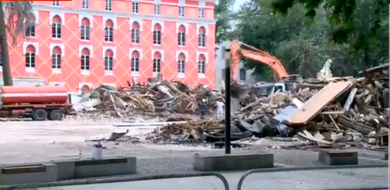 Një ditë nga shembja e Teatrit, vijon heqja e inerteve. Protesta rikthehet sot në 16:30
