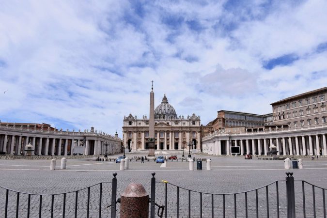 Italia hap kufijtë më 3 qershor