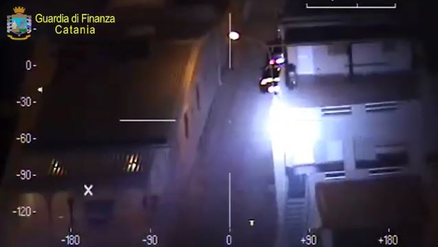 Arrestohen në Itali 25 persona për trafik droge dhe armëmbajtje pa leje, mes tyre edhe shqiptarë