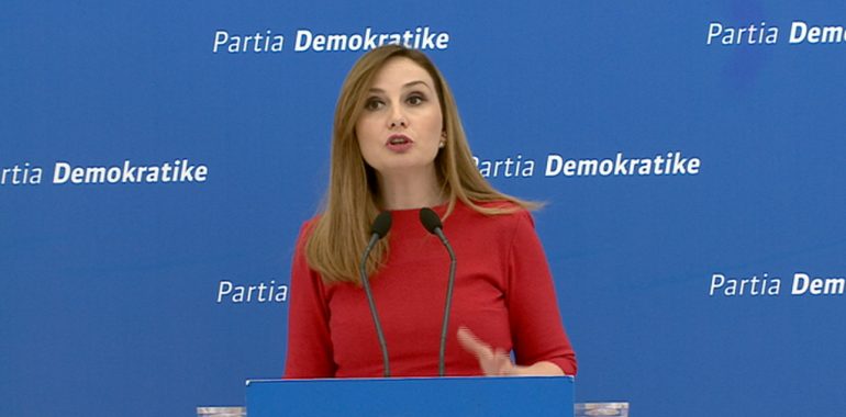 Teatri i ri/ Tabaku: Shqiptarët do paguajnë kredinë luksoze të Ramës dhe Veliajt