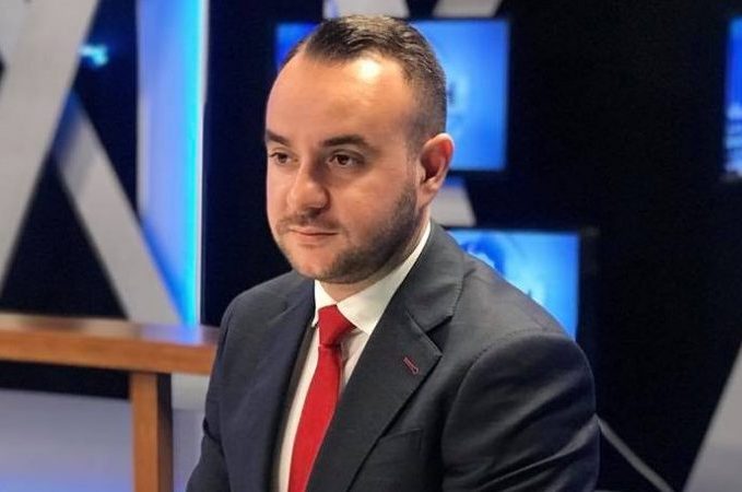 Balliu: Qeveria nuk punon për qytetarët, por kënaq oligarkët (VIDEO)