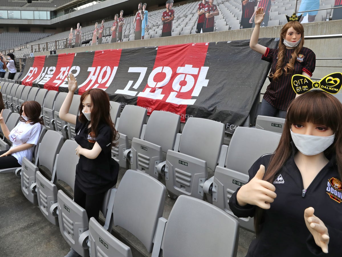 Klubi koreano-jugor dënohet me 82 mijë dollarë gjobë për kukullat seksi në stadium!