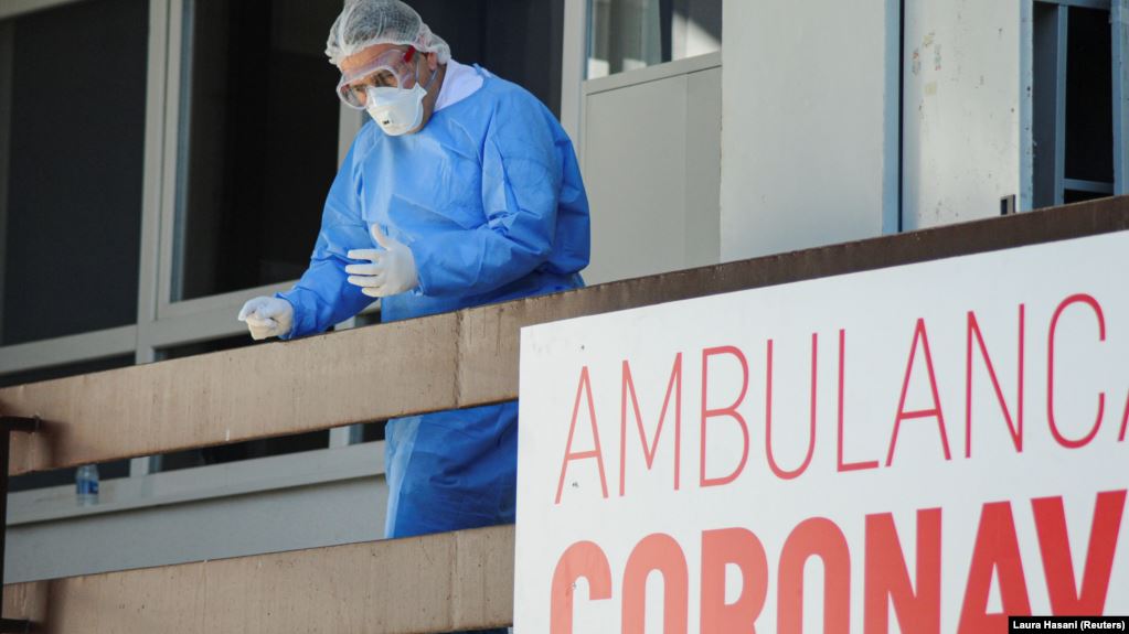 Rrëfimi i mjekut që mposhti koronavirusin: Shërimi është i vështirë, fëmijët më luteshin që të më shihnin