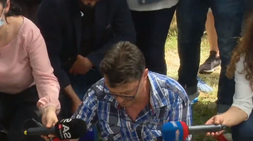 Shembja e TK/ Me një cigare dhe i zverdhur në fytyrë, Neritan Liçaj nuk flet dot