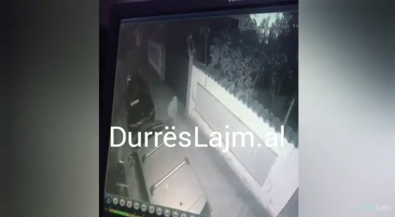 3 të rinj i morën diçka nga makina, qytetari nga Durrësi: Kthejeni vetë ose… (VIDEO)