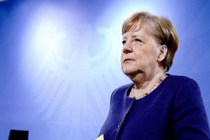 Merkel: Faza e parë e pandemisë është mbrapa nesh