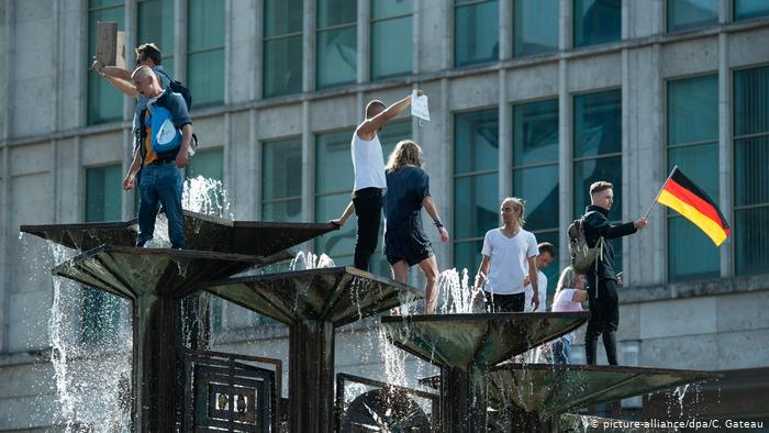 Demonstrata kundër kufizimeve të Covid-19 në Gjermani