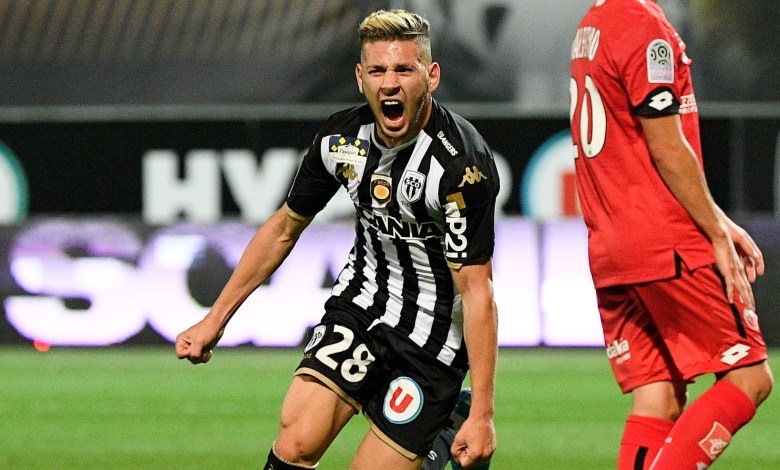 Kreu veprime të turpshme para shtëpisë, arrestohet futbollisti i skuadrës franceze