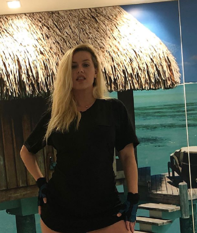 Olta Gixhari në pritje të ëmbël? Detaji që ngjalli dyshime (FOTO)