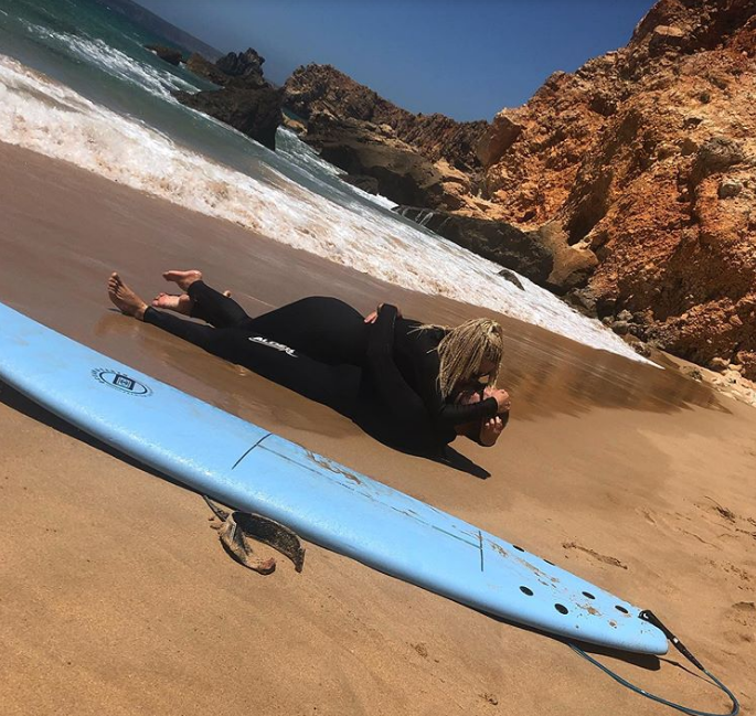 Olta Gixhari shtatzënë, prezanton edhe partnerin